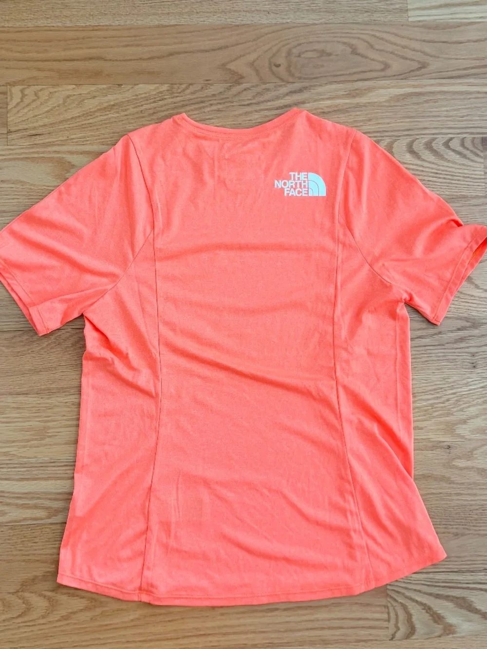 The North Face NWOT Women's Performance Tee (M) - Picture 7 of 11